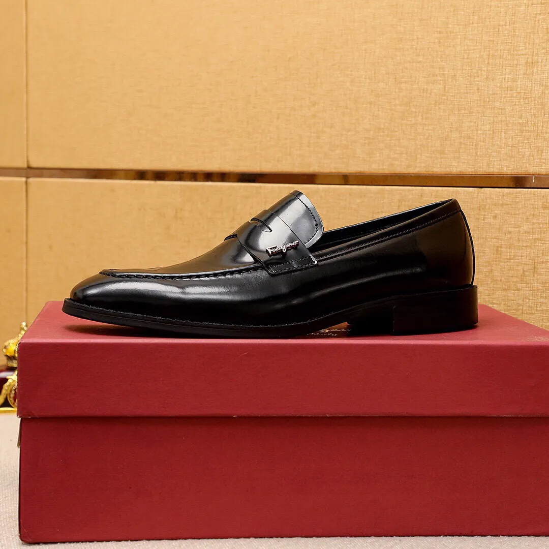 Men's shoes 💰400 💐 Product trademark: Ferragamo "Ferragamo" casual leather shoes Regular size: 39-44 (38.45.46🉑️Customized) Product materials: Selected imported open-edge beaded calfskin upper + classic hardware buckle, imported pig leather lining. Strong three-dimensional visual effect, non-slip and wear-resistant combination outsole Color: 1⃣️color optional